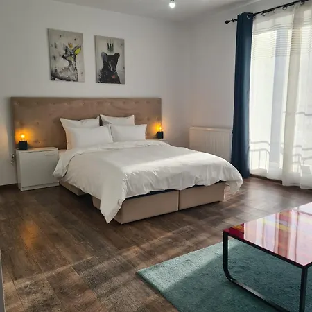 Apartment Oasis *